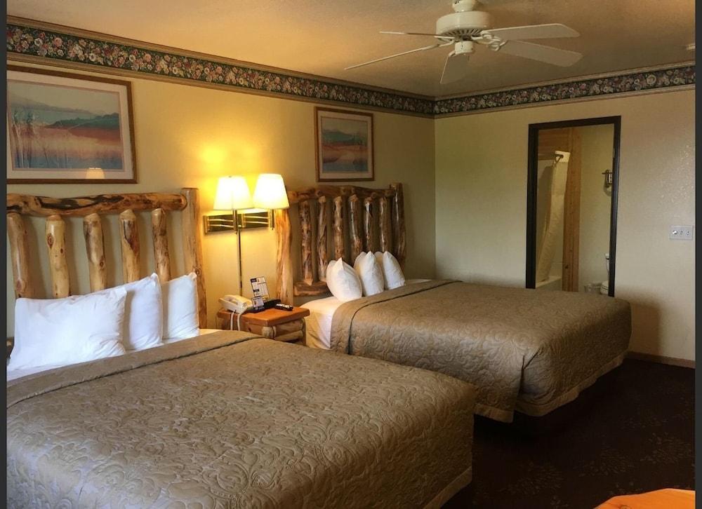 Super 8 By Wyndham Bridgeview Of Mackinaw City Ngoại thất bức ảnh