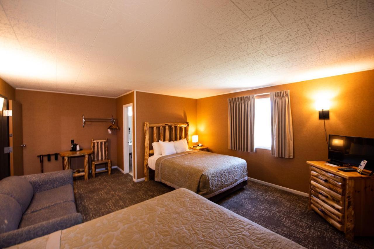 Super 8 By Wyndham Bridgeview Of Mackinaw City Ngoại thất bức ảnh