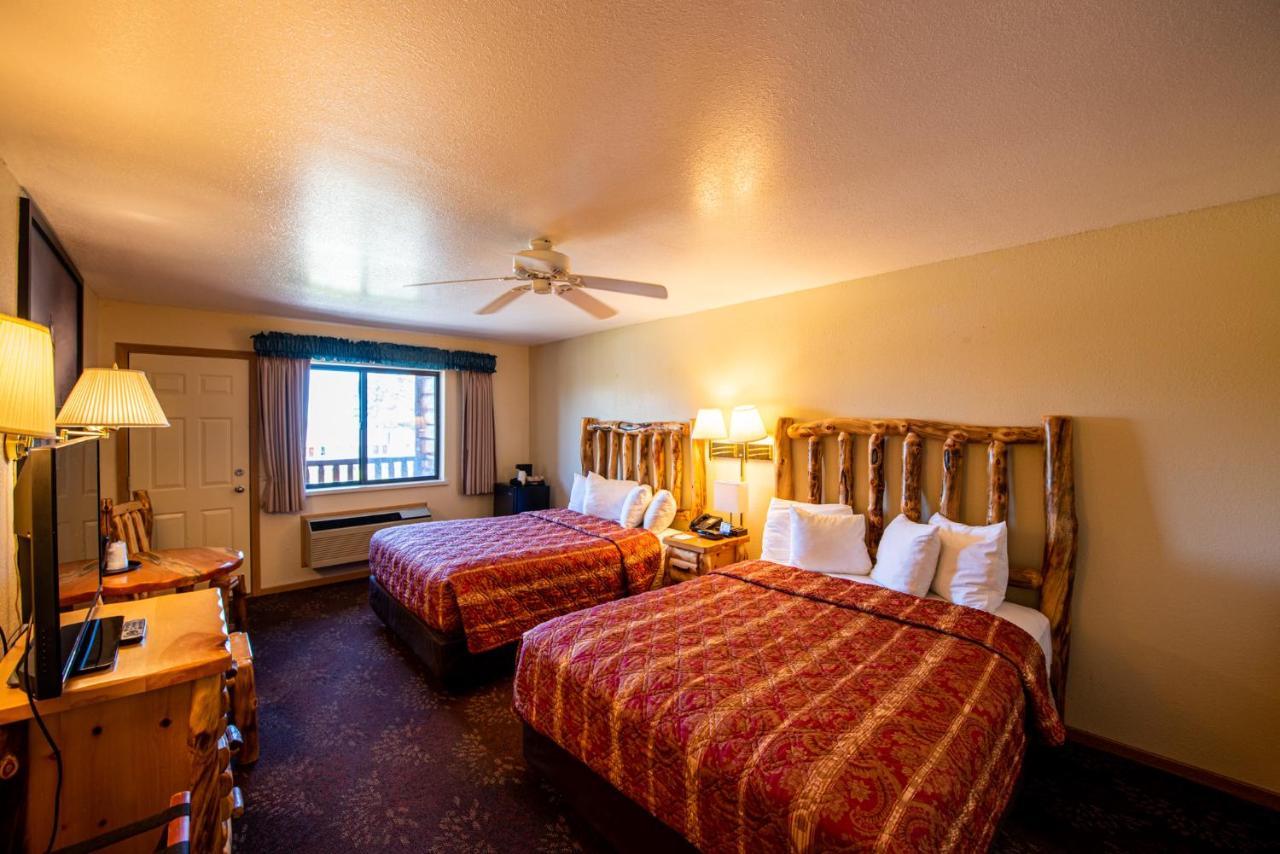 Super 8 By Wyndham Bridgeview Of Mackinaw City Ngoại thất bức ảnh