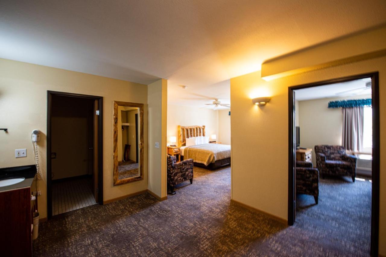 Super 8 By Wyndham Bridgeview Of Mackinaw City Ngoại thất bức ảnh