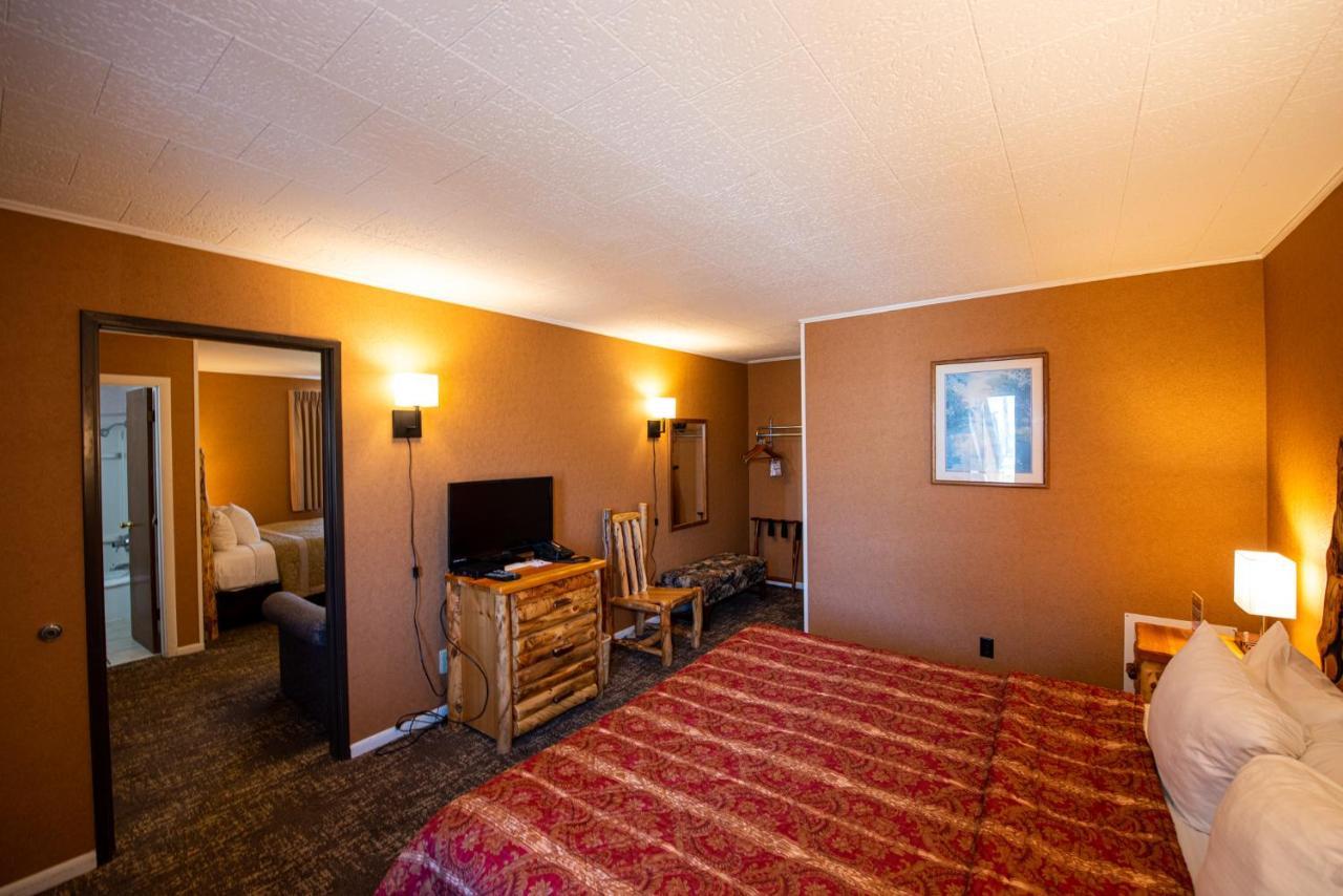 Super 8 By Wyndham Bridgeview Of Mackinaw City Ngoại thất bức ảnh