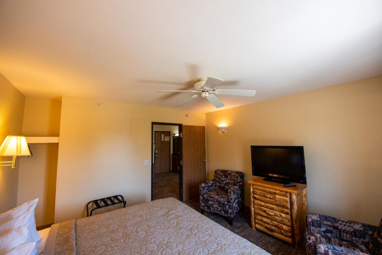 Super 8 By Wyndham Bridgeview Of Mackinaw City Ngoại thất bức ảnh