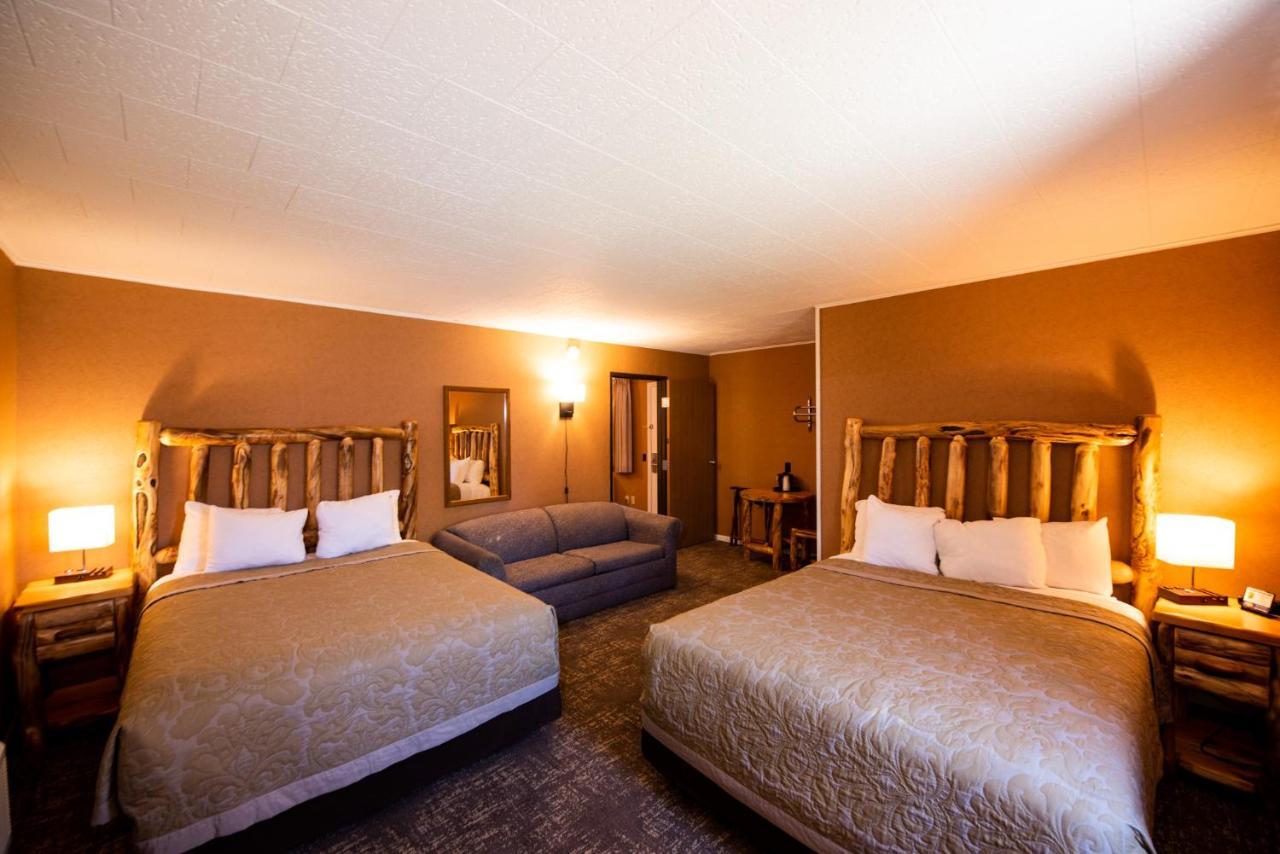 Super 8 By Wyndham Bridgeview Of Mackinaw City Ngoại thất bức ảnh