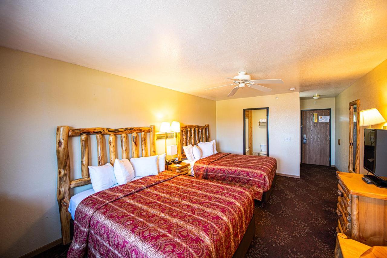 Super 8 By Wyndham Bridgeview Of Mackinaw City Ngoại thất bức ảnh