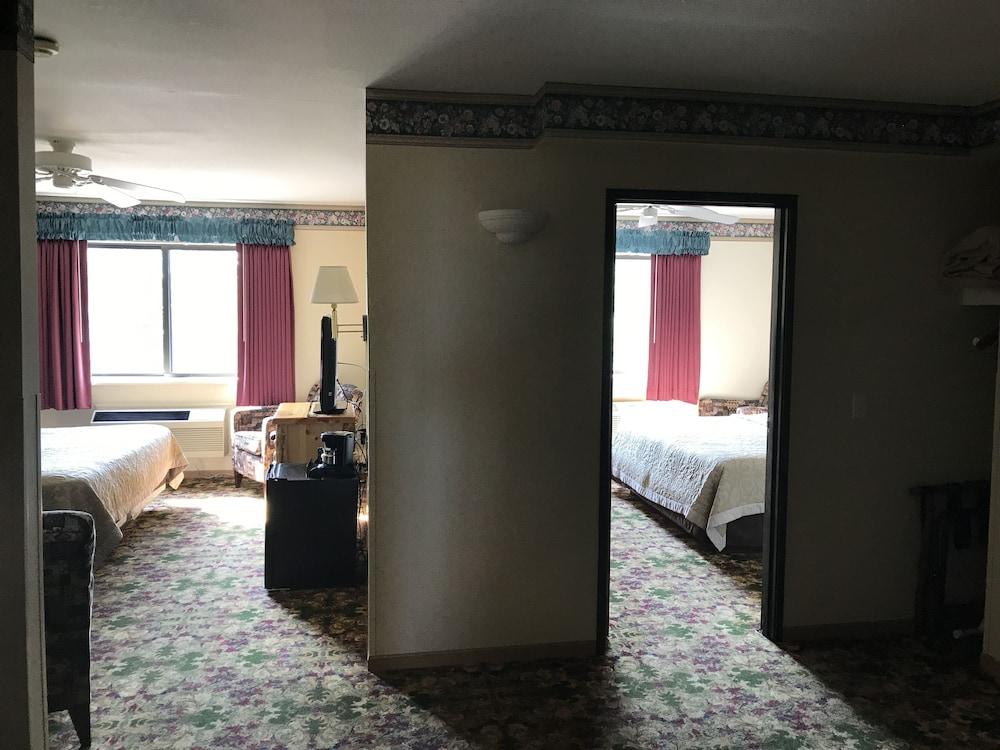 Super 8 By Wyndham Bridgeview Of Mackinaw City Ngoại thất bức ảnh