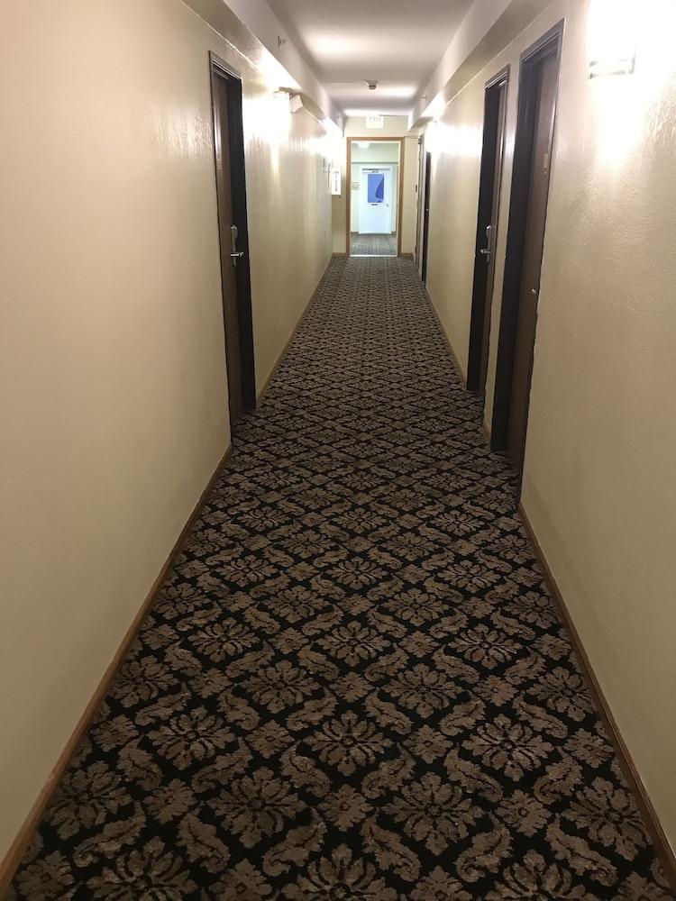 Super 8 By Wyndham Bridgeview Of Mackinaw City Ngoại thất bức ảnh