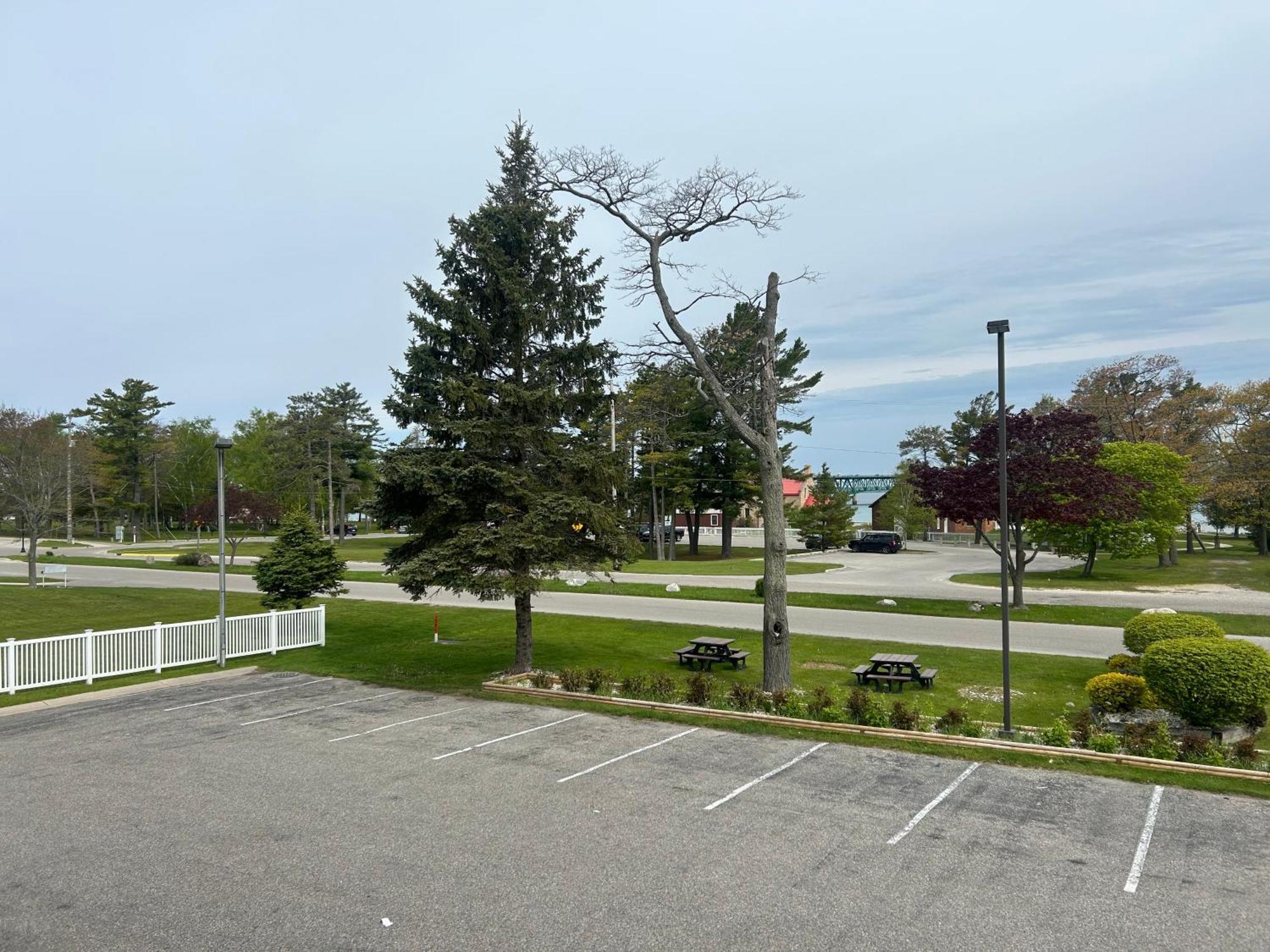 Super 8 By Wyndham Bridgeview Of Mackinaw City Ngoại thất bức ảnh