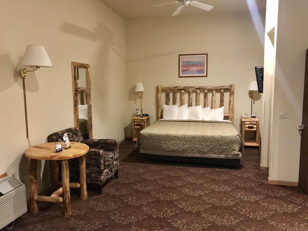 Super 8 By Wyndham Bridgeview Of Mackinaw City Ngoại thất bức ảnh